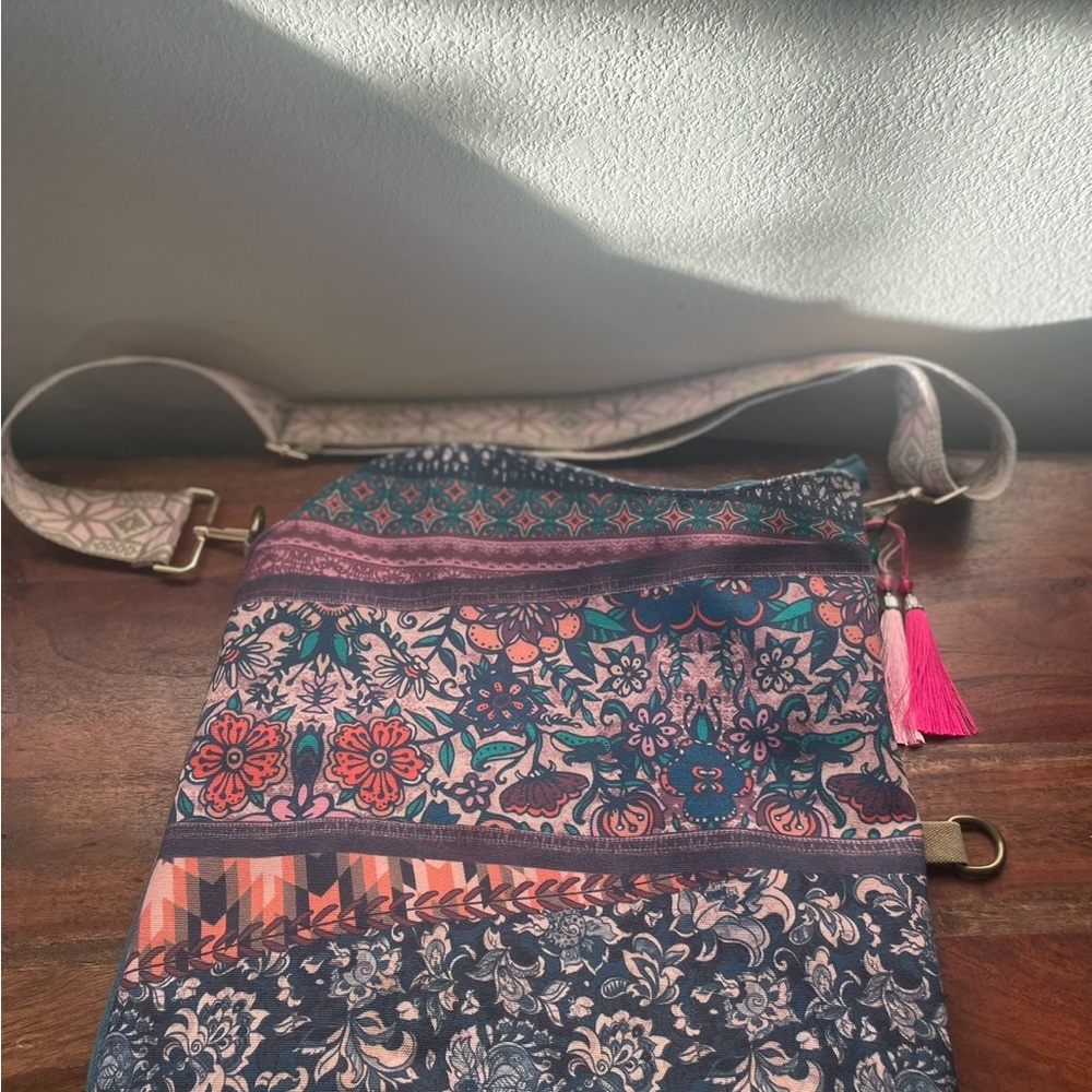 Batik Patchwork Crossbody Bag Boho Floral w/ Tassels & Woven Strap Artisan Style - Picture 6 of 11